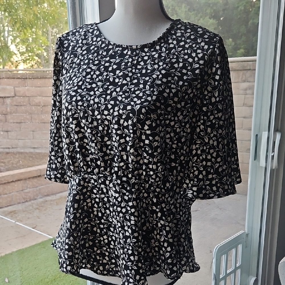 Who What Wear Black and White Leaf-Print Peplum Top